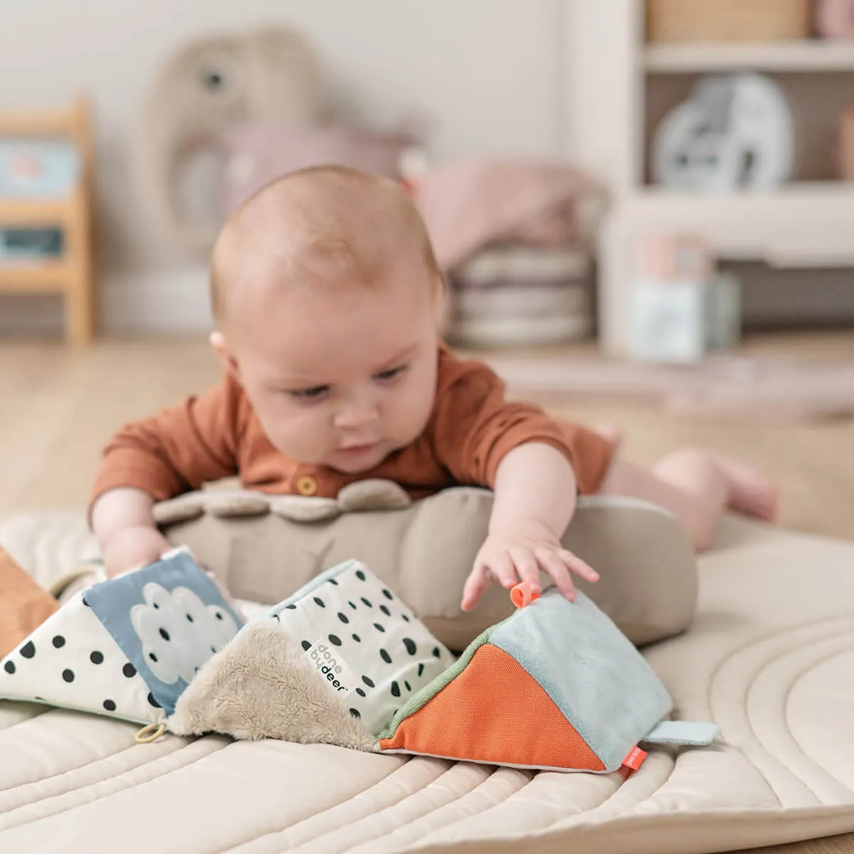 Deer Friends Fold-Out Sensory Cube Toy