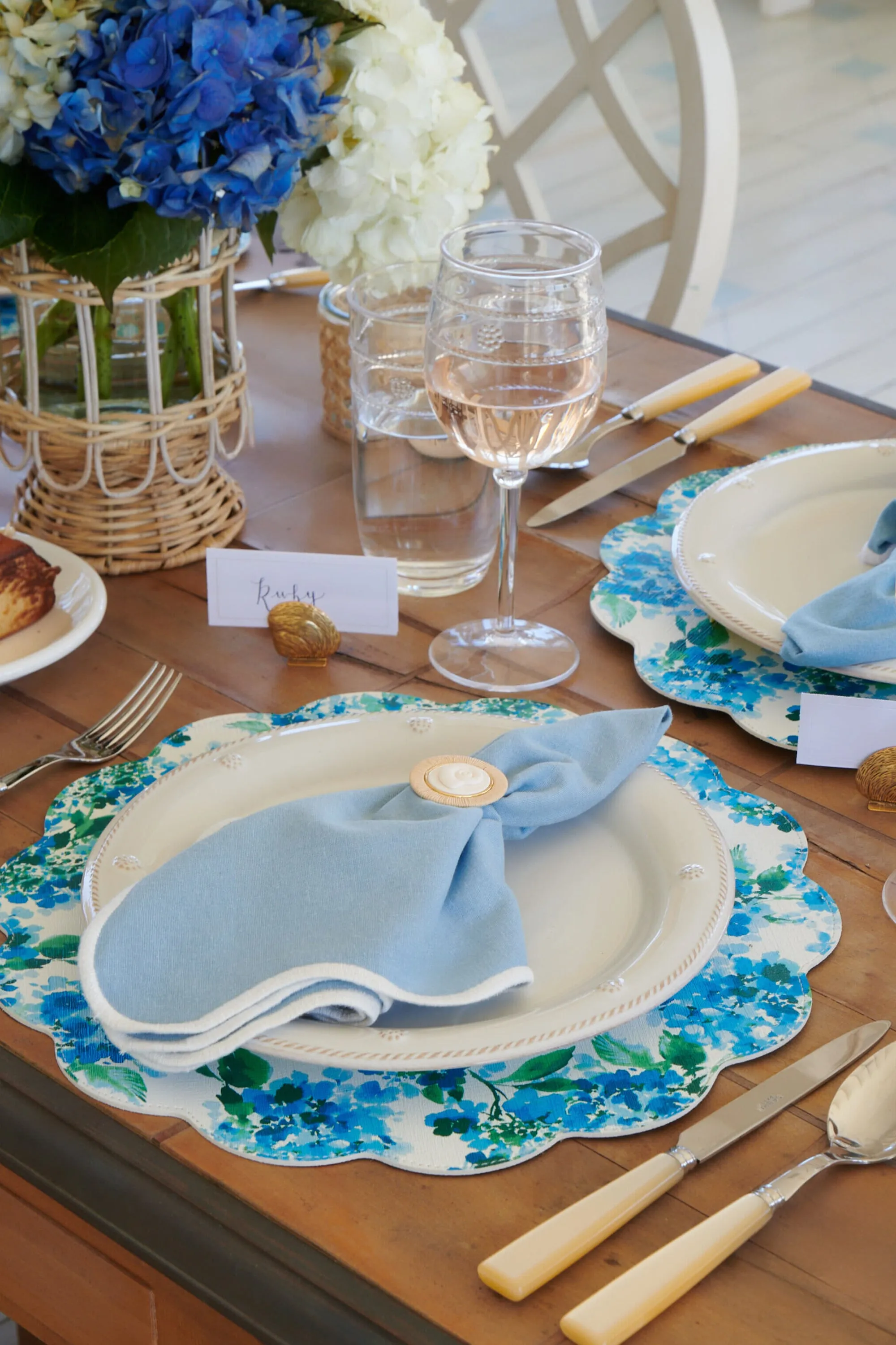Gold Clam Shell Placecard Holders Set of 4