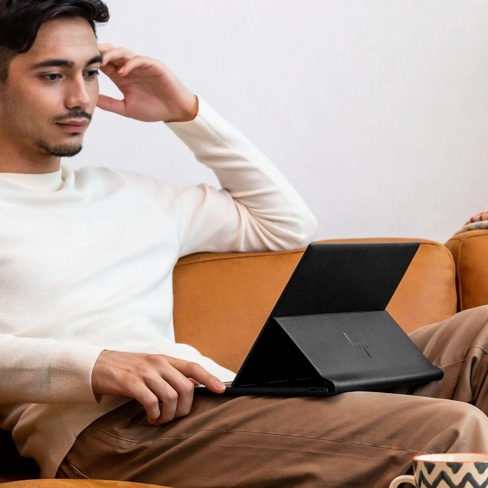 HP Elite Folio 13.5" 2-in-1 Laptop - Qualcomm Snapdragon 8CX, 8GB RAM, 256GB SSD, Touchscreen, Windows 10 Pro, Black