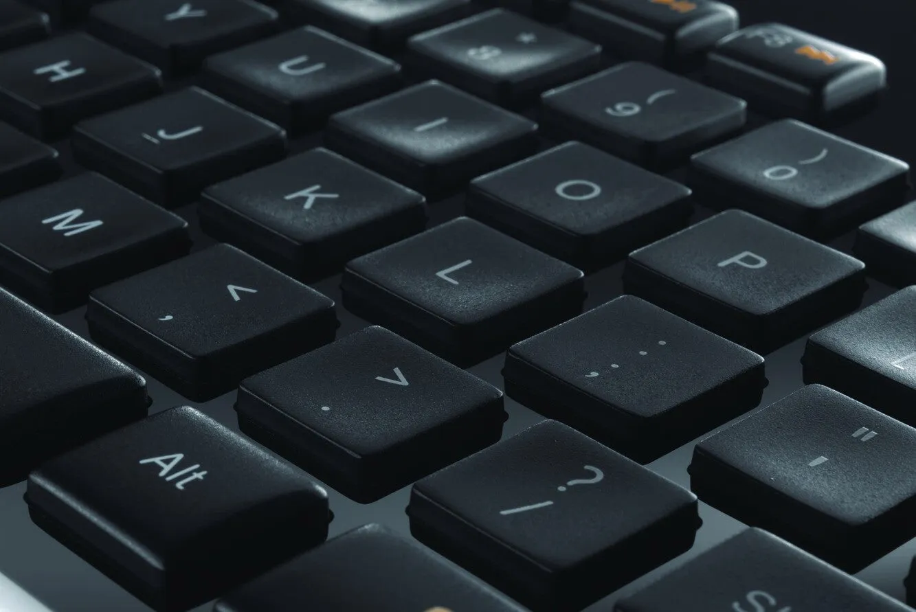 Logitech Wireless Solar Keyboard K750