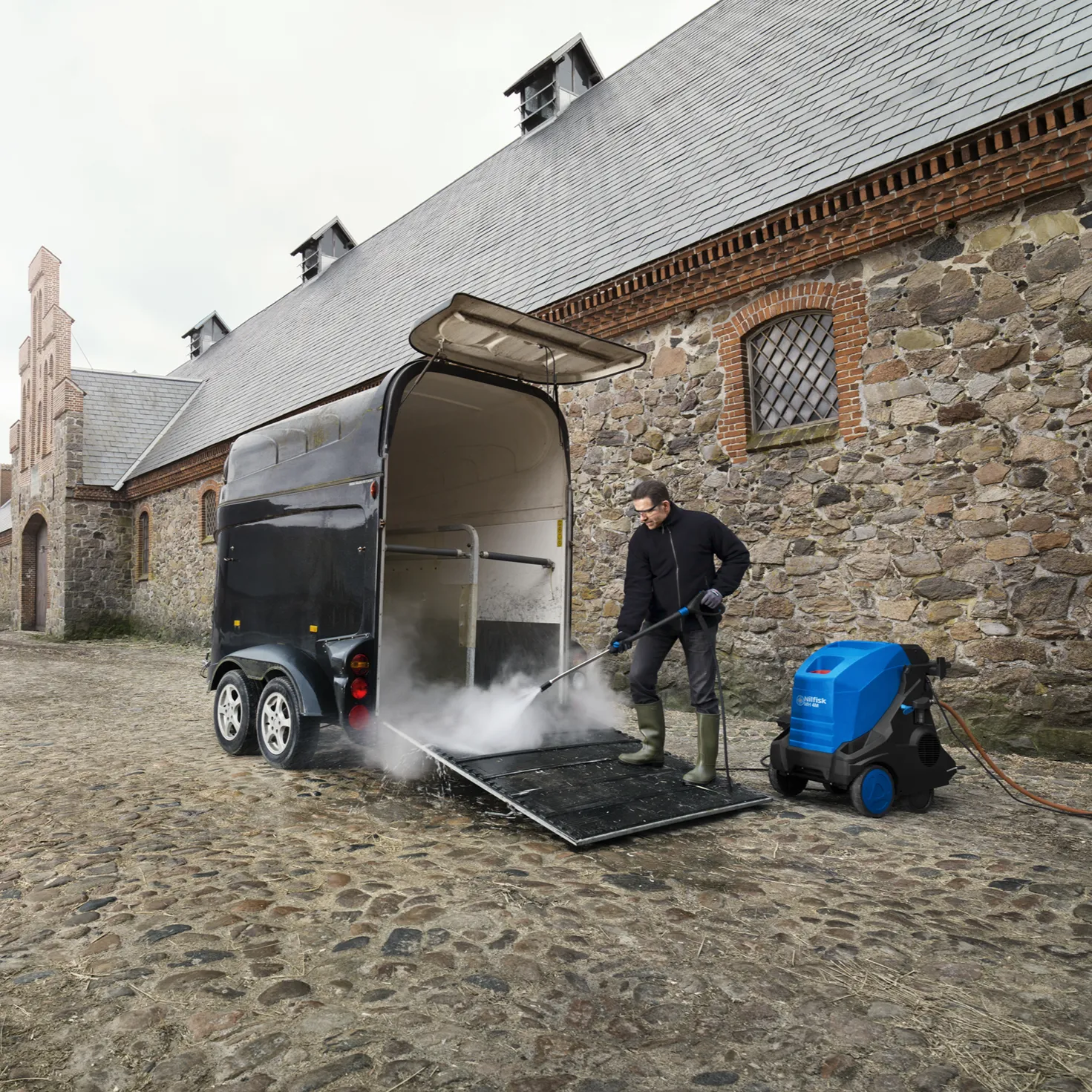 Nilfisk MH 3M-100/600 Hot Water Pressure Washer
