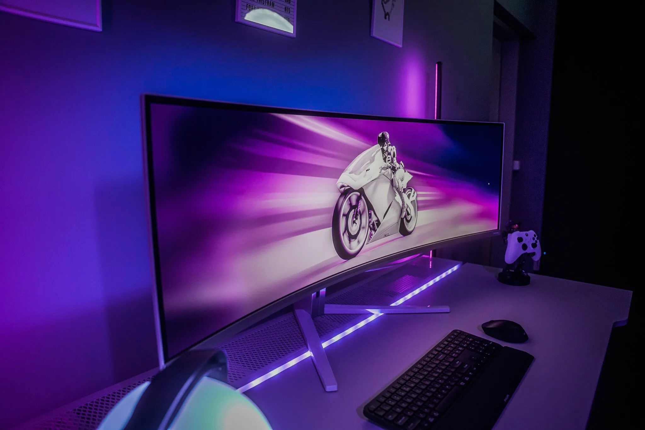 Philips Evnia 49M2C8900/00 48.9" Dual QHD Curved Gaming Monitor - 240Hz, 0.03ms, OLED, NVIDIA G-Sync, AMD FreeSync, Height Adjustable, Speakers, White