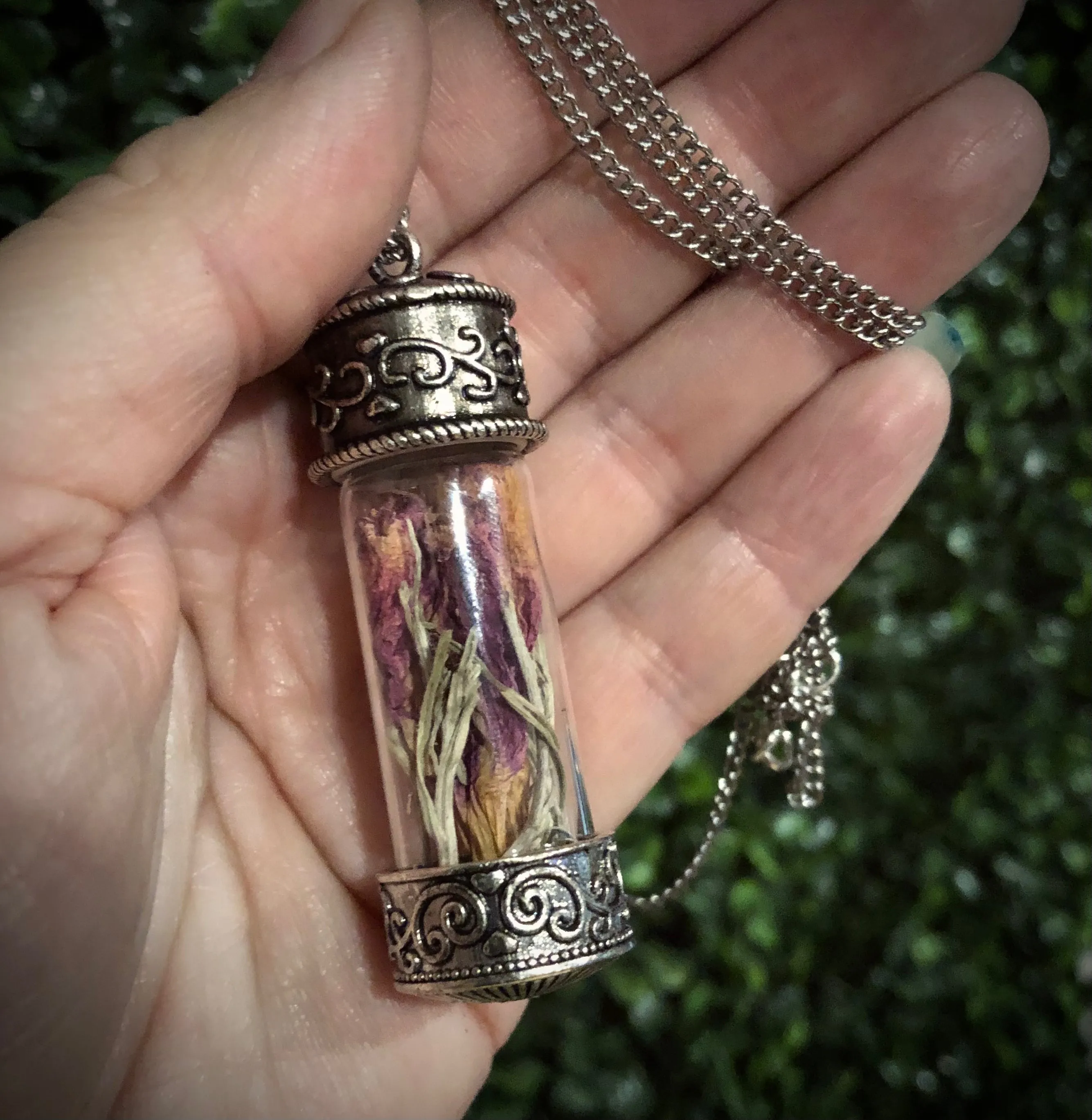 Poison Garden Reliquery Locket - Foxglove and Wormwood Inside Glass