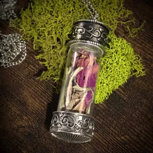 Poison Garden Reliquery Locket - Foxglove and Wormwood Inside Glass