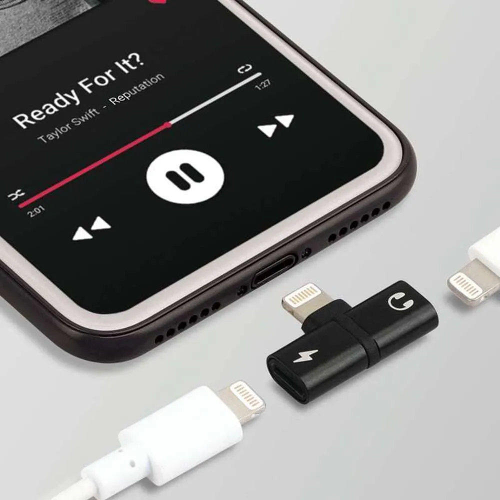 Promate 2-in-1 Lightning Splitter Charging Lightning Output Black