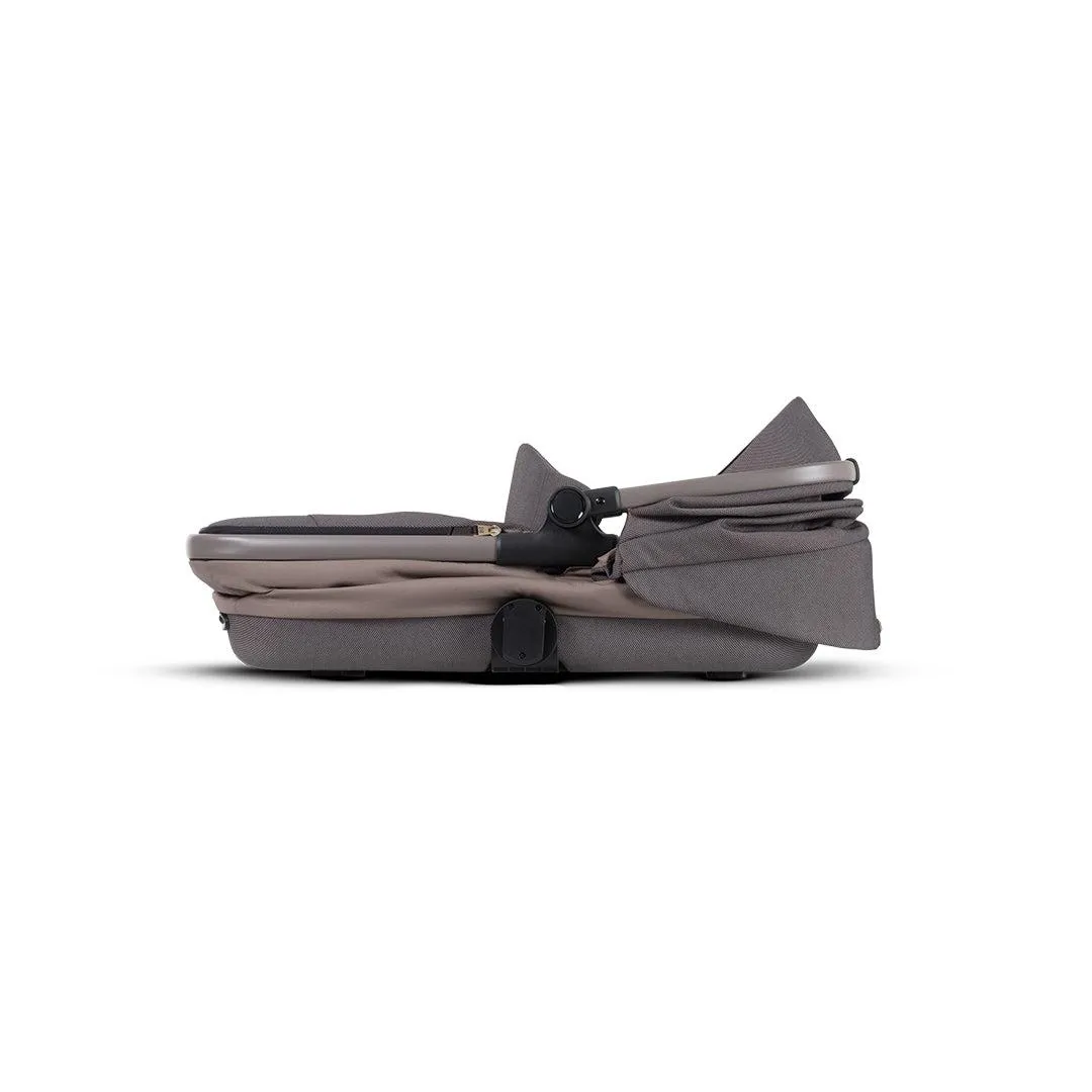 Silver Cross Reef First Bed Folding Carrycot - Earth