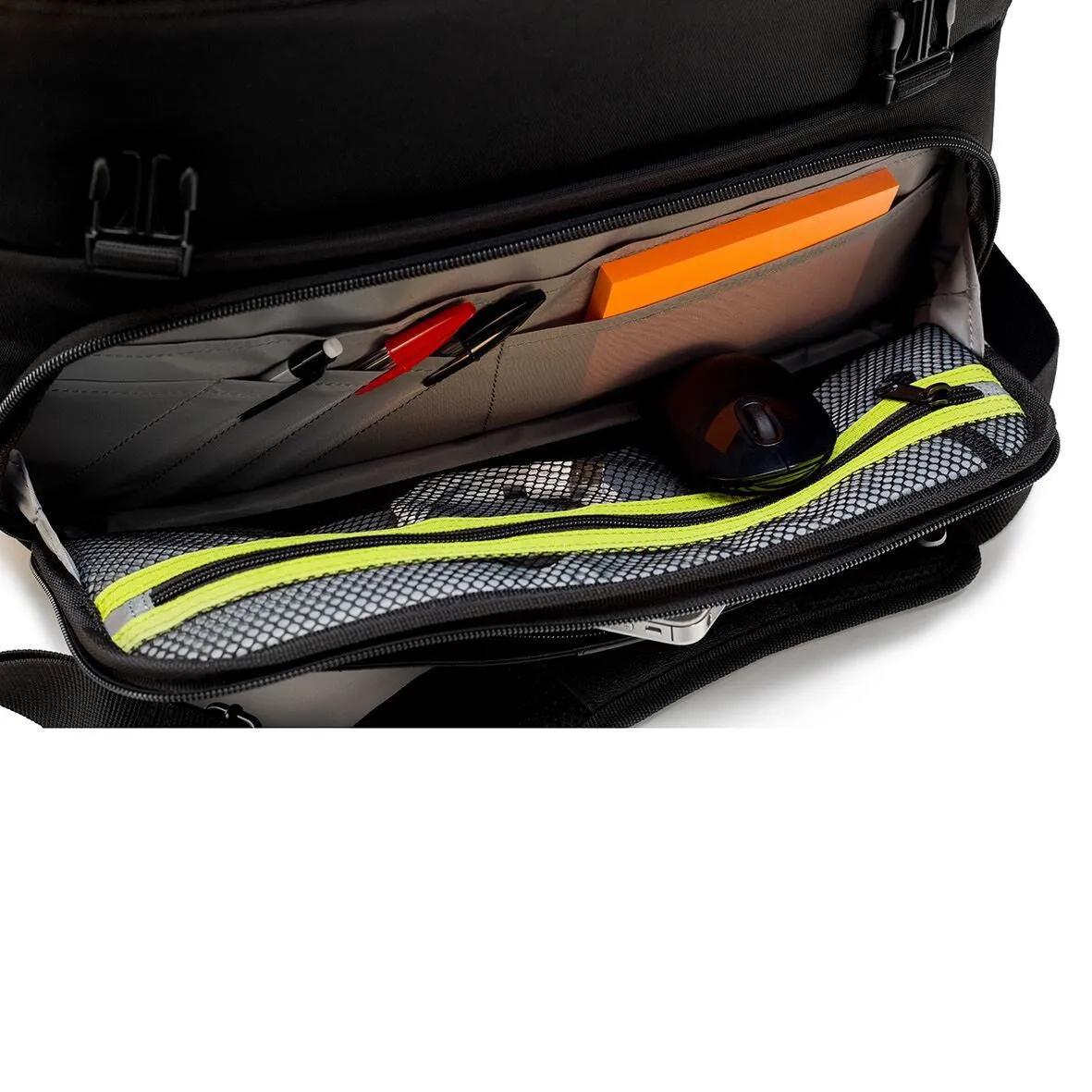 Targus City Gear 35.6 cm (14") Messenger case Black